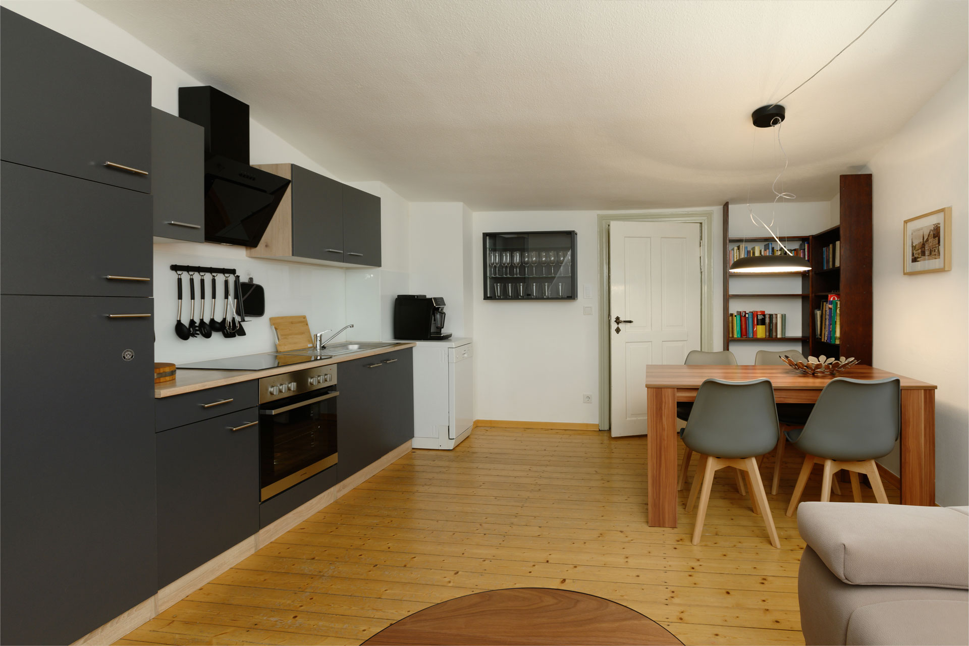 gemütliche Sitzgruppe und Essbereich