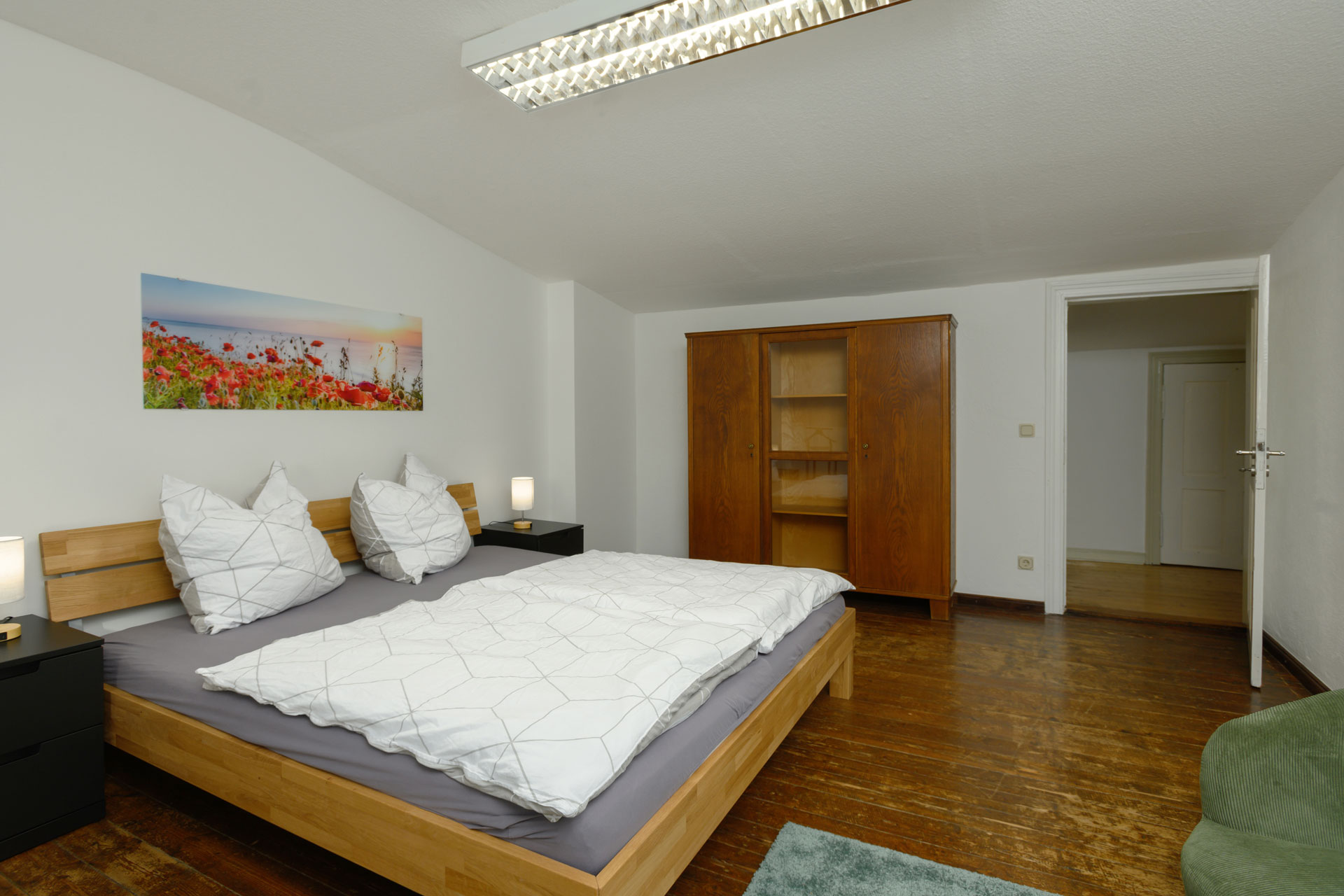 Schlafzimmer mit Doppelbett